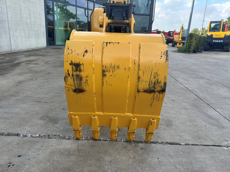 Crawler excavator Komatsu PC56-7: picture 10