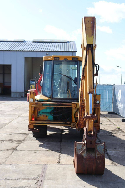 Komatsu WB97R - Backhoe loader: picture 5 Komatsu WB97R - Backhoe loader: picture 5