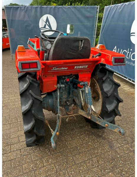 Kubota B1-14D - Farm tractor: picture 3 Kubota B1-14D - Farm tractor: picture 3