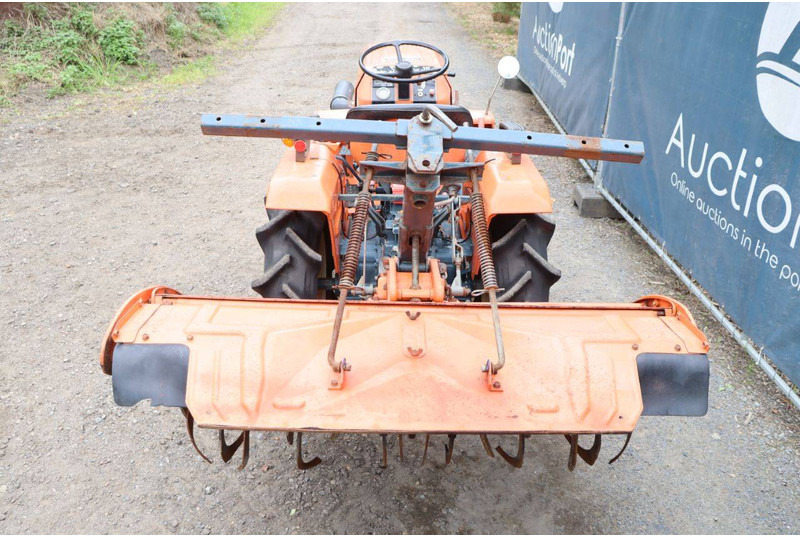 Kubota B1402 - Farm tractor: picture 5 Kubota B1402 - Farm tractor: picture 5