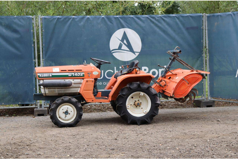Kubota B1402 - Farm tractor: picture 1 Kubota B1402 - Farm tractor: picture 1