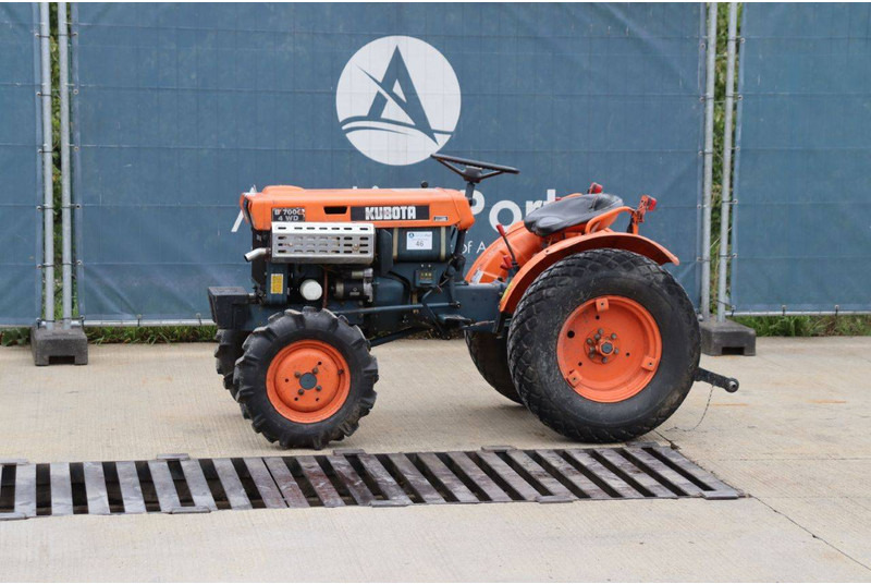 Kubota B7000 - Farm tractor: picture 1 Kubota B7000 - Farm tractor: picture 1