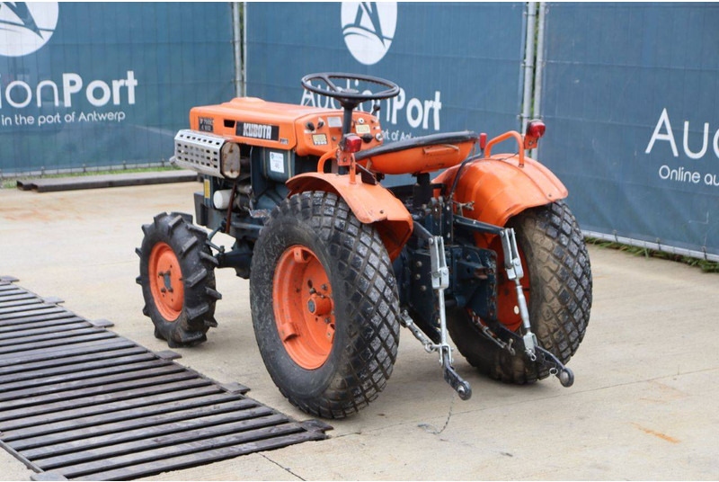 Kubota B7000 - Farm tractor: picture 4 Kubota B7000 - Farm tractor: picture 4