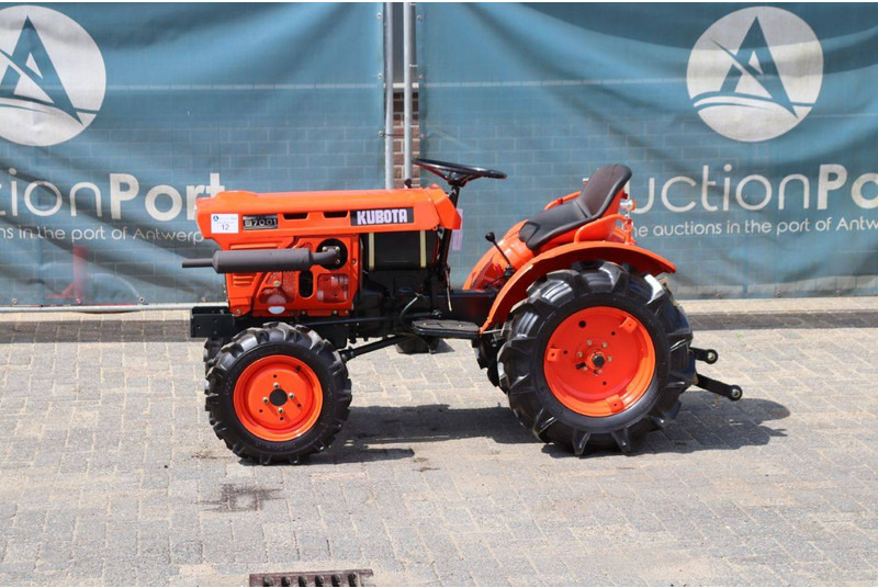 Kubota B7001 - Farm tractor: picture 1 Kubota B7001 - Farm tractor: picture 1