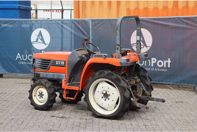 Kubota GT19 - Farm tractor: picture 3 Kubota GT19 - Farm tractor: picture 3
