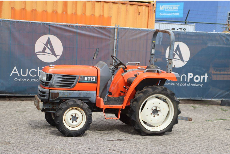Kubota GT19 - Farm tractor: picture 1 Kubota GT19 - Farm tractor: picture 1