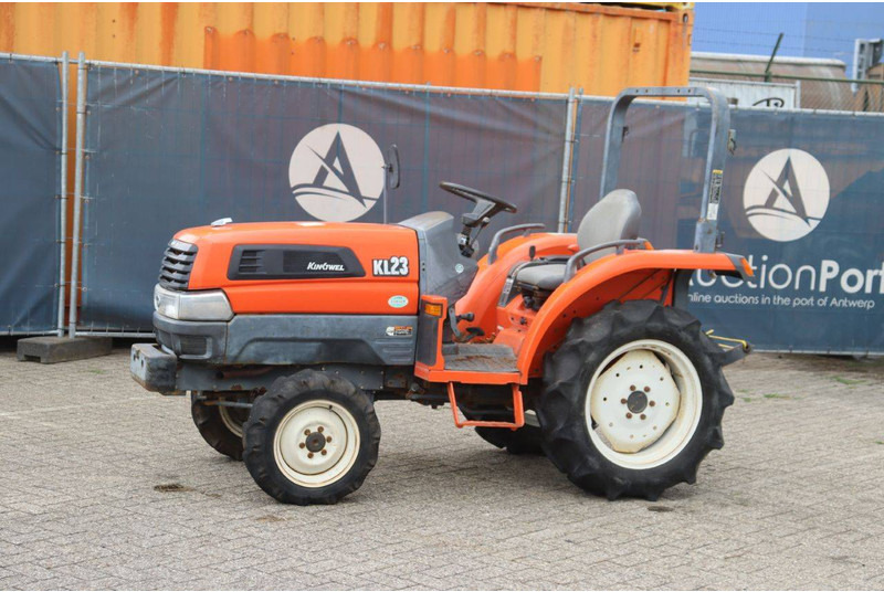 Kubota KL23 - Farm tractor: picture 1 Kubota KL23 - Farm tractor: picture 1