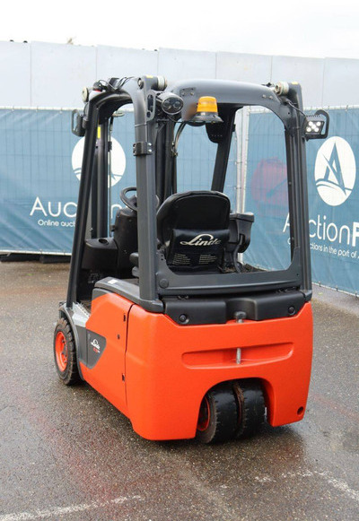 Linde E15-02 - Electric forklift: picture 4 Linde E15-02 - Electric forklift: picture 4