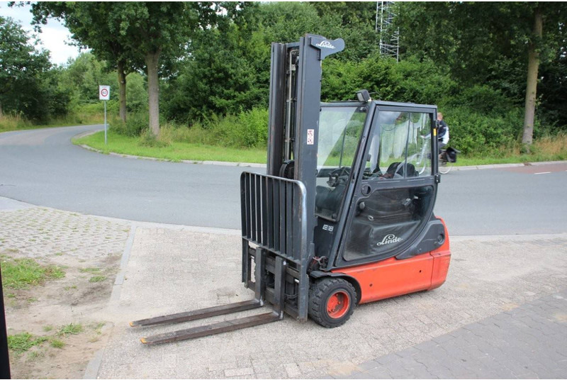 Electric forklift Linde E18C-02: picture 8