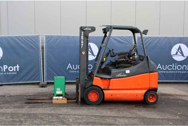 Linde E30/03/600 - Electric forklift: picture 1 Linde E30/03/600 - Electric forklift: picture 1