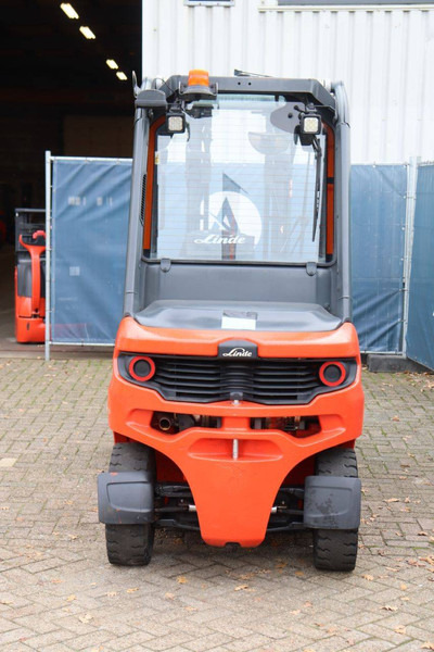 Linde H20D-01/600 - Diesel forklift: picture 5 Linde H20D-01/600 - Diesel forklift: picture 5