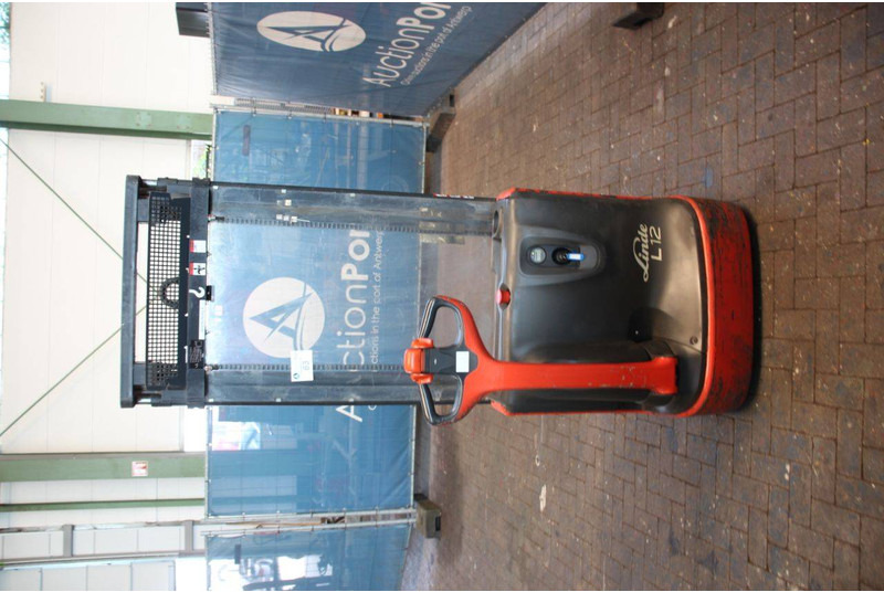 Linde L12 - Stacker: picture 4 Linde L12 - Stacker: picture 4