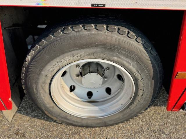 Mercedes-Benz 1124 - Fire truck: picture 4 Mercedes-Benz 1124 - Fire truck: picture 4