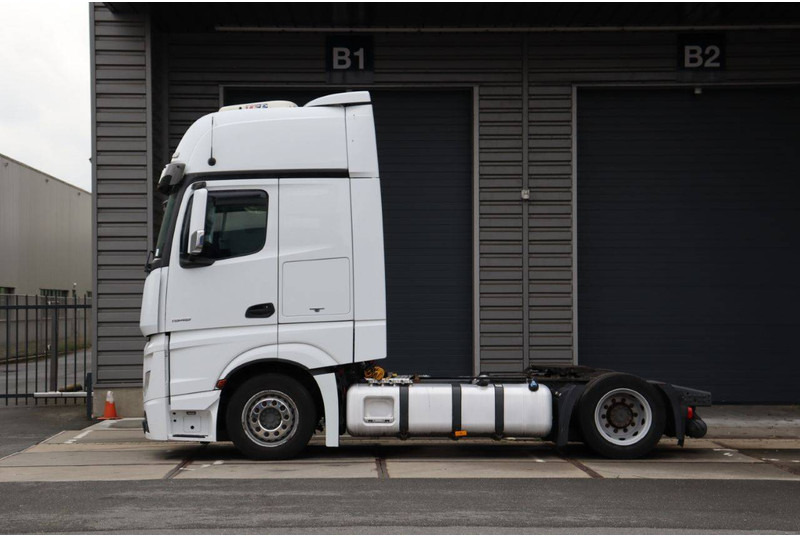 Mercedes-Benz Actros - Cab chassis truck: picture 2 Mercedes-Benz Actros - Cab chassis truck: picture 2