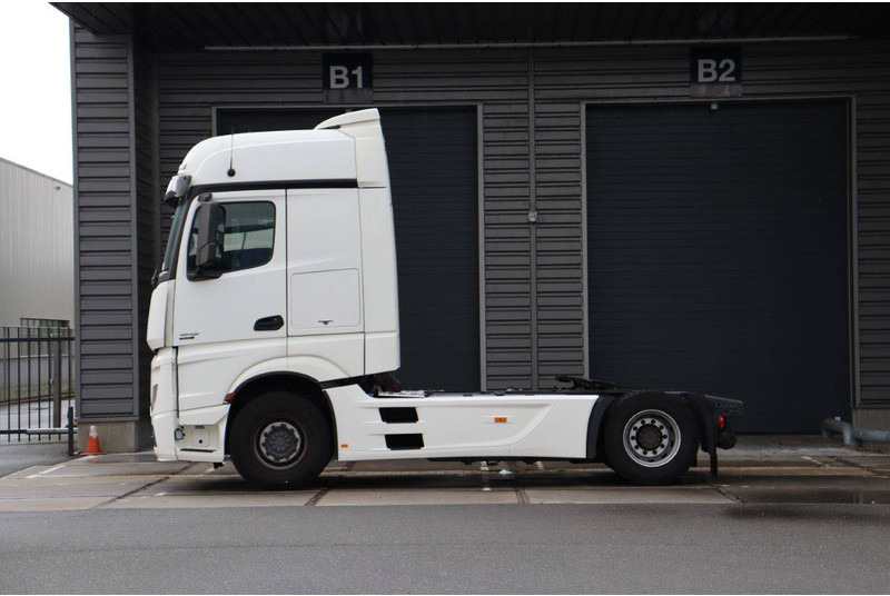 Mercedes-Benz Actros - Cab chassis truck: picture 2 Mercedes-Benz Actros - Cab chassis truck: picture 2