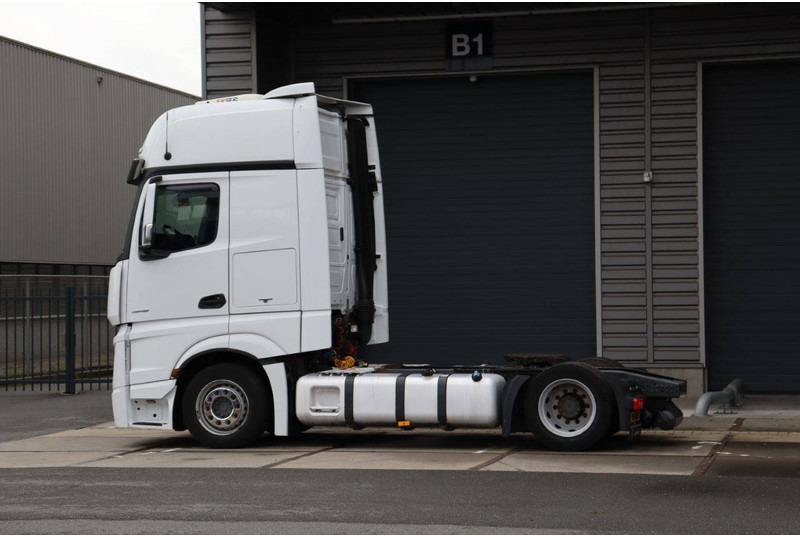Mercedes-Benz Actros - Cab chassis truck: picture 3 Mercedes-Benz Actros - Cab chassis truck: picture 3