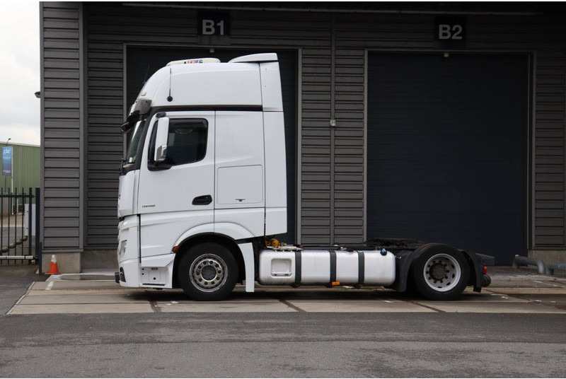 Mercedes-Benz Actros - Cab chassis truck: picture 1 Mercedes-Benz Actros - Cab chassis truck: picture 1
