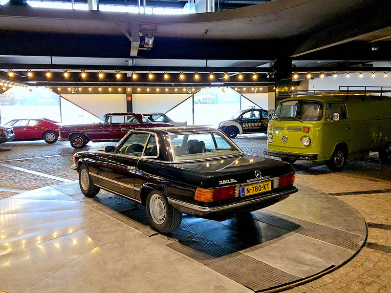 Mercedes-Benz SL-Klasse (R107) _ 380 - Sedan: picture 4 Mercedes-Benz SL-Klasse (R107) _ 380 - Sedan: picture 4