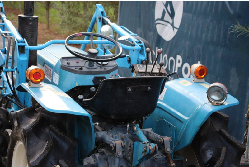 Farm tractor Mitsubishi D2050FD: picture 15