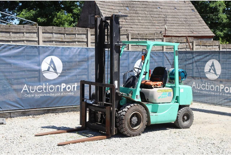 LPG forklift Mitsubishi FG 30 T: picture 9