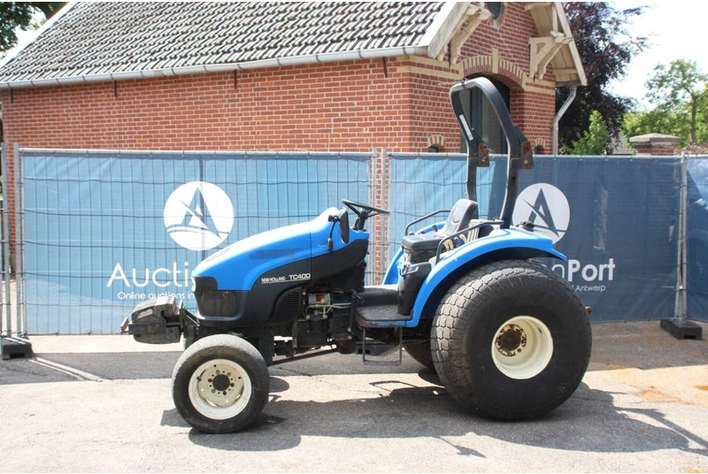 New Holland TC40D - Farm tractor: picture 1 New Holland TC40D - Farm tractor: picture 1