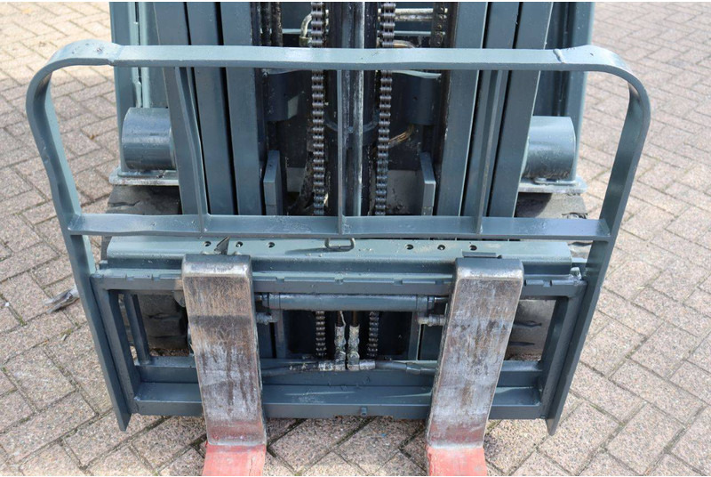 Electric forklift Nissan G1N1L18Q: picture 15