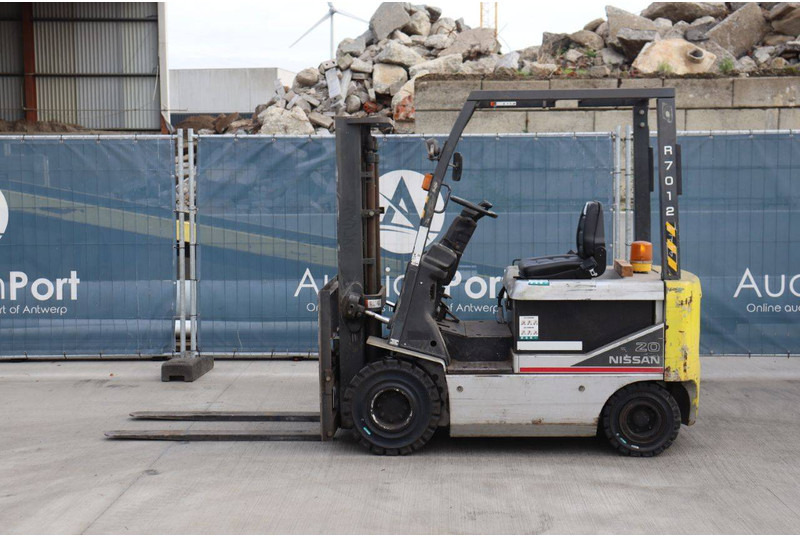 Nissan P1B2 - Electric forklift: picture 2 Nissan P1B2 - Electric forklift: picture 2