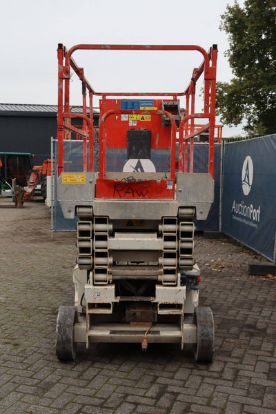OSHKOSH 2646 ES - Scissor lift: picture 5 OSHKOSH 2646 ES - Scissor lift: picture 5