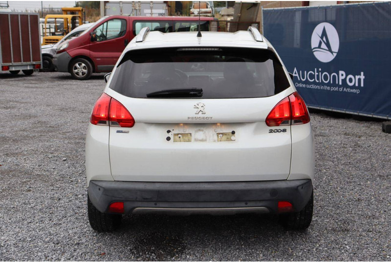 Peugeot 2008 - Sedan: picture 5 Peugeot 2008 - Sedan: picture 5