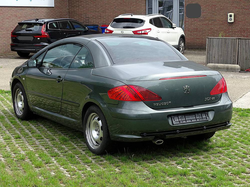 Peugeot 307 CC 1.6i - Sedan: picture 5 Peugeot 307 CC 1.6i - Sedan: picture 5