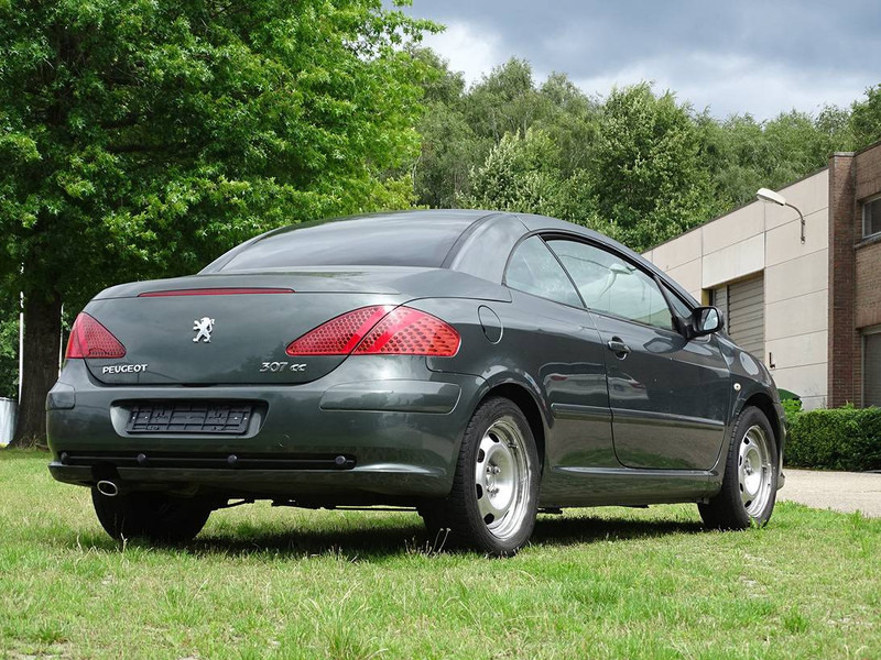 Peugeot 307 CC 1.6i - Sedan: picture 4 Peugeot 307 CC 1.6i - Sedan: picture 4