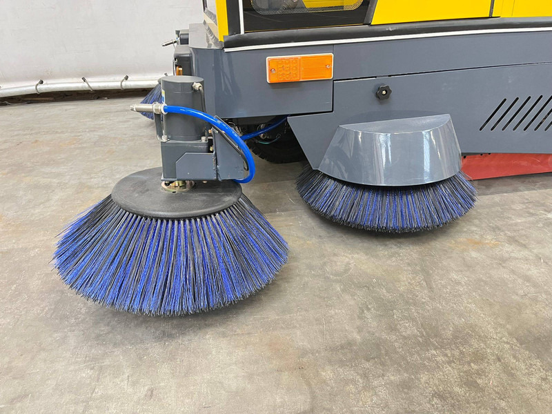 Road sweeper RTE ST150: picture 17