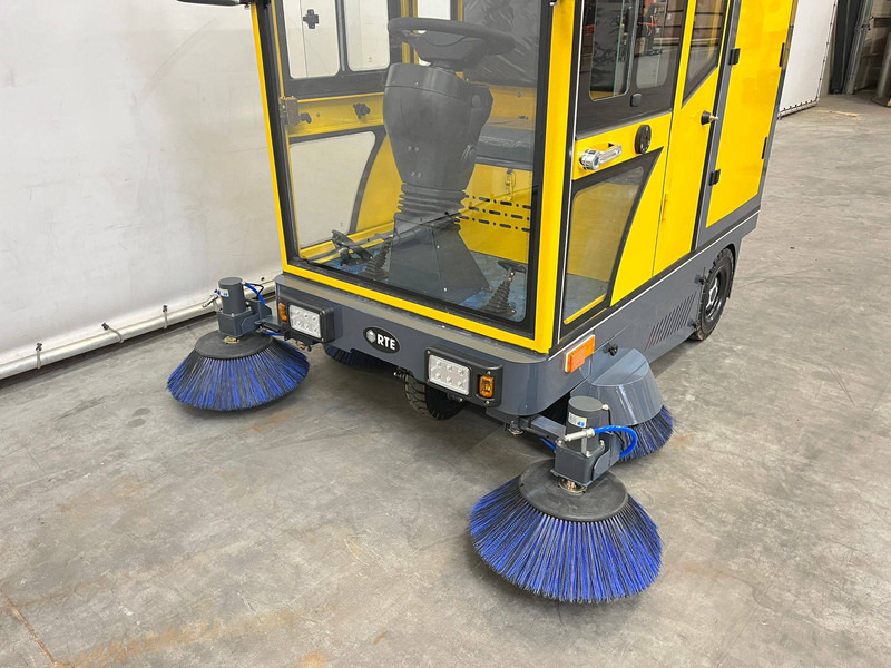 Road sweeper RTE ST150: picture 14