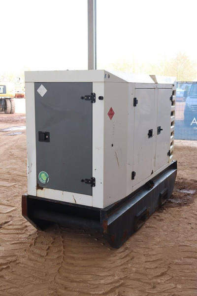 SDMO 131120 - Generator set: picture 5 SDMO 131120 - Generator set: picture 5