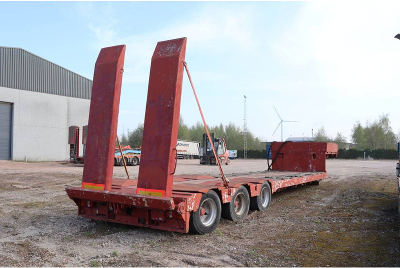 SVP 12.48.3 - Low loader semi-trailer: picture 5 SVP 12.48.3 - Low loader semi-trailer: picture 5