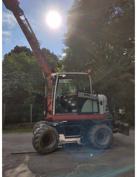 Schaeff 23 M/705M - Wheel excavator: picture 2 Schaeff 23 M/705M - Wheel excavator: picture 2