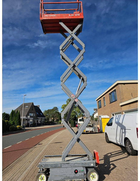 Scissor lift Skyjack SJ3219: picture 10