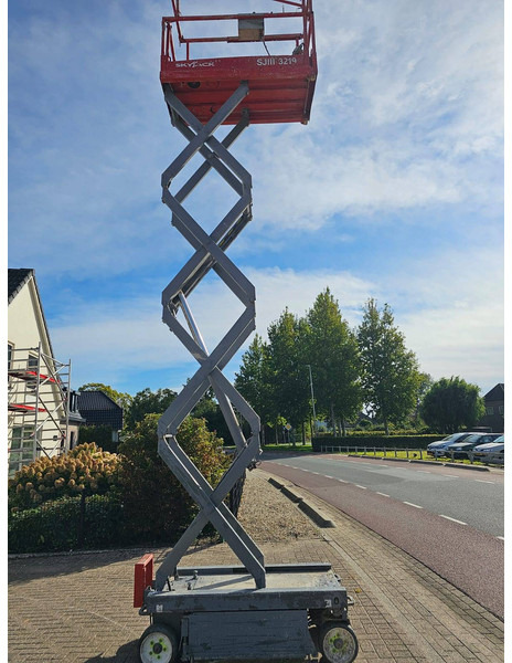 Scissor lift Skyjack SJ3219: picture 9