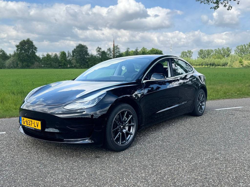 Tesla Model 3 - Sedan: picture 1 Tesla Model 3 - Sedan: picture 1