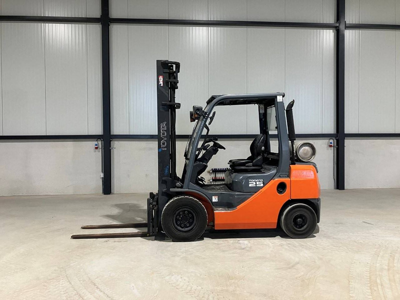 Toyota 02-8FG25 - LPG forklift: picture 2 Toyota 02-8FG25 - LPG forklift: picture 2