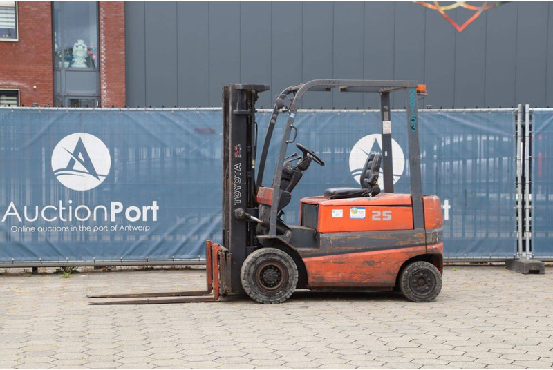 Toyota 25 - Electric forklift: picture 1 Toyota 25 - Electric forklift: picture 1