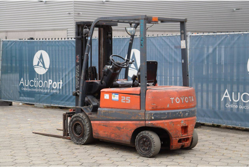 Toyota 25 - Electric forklift: picture 4 Toyota 25 - Electric forklift: picture 4