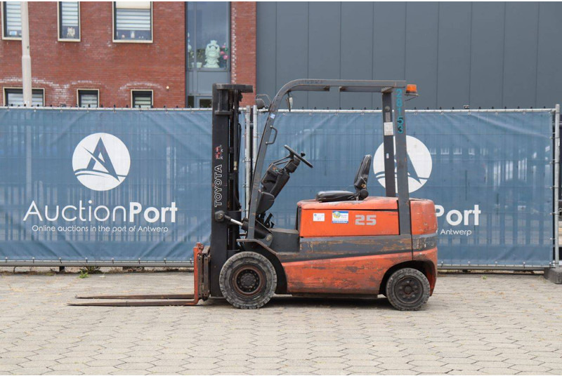 Toyota 25 - Electric forklift: picture 2 Toyota 25 - Electric forklift: picture 2