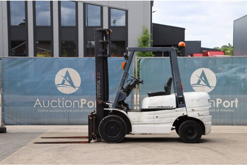 Toyota 62-6FDF30 - Diesel forklift: picture 2 Toyota 62-6FDF30 - Diesel forklift: picture 2