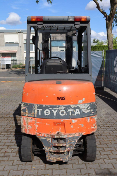 Toyota 7FBMF30 - Electric forklift: picture 5 Toyota 7FBMF30 - Electric forklift: picture 5
