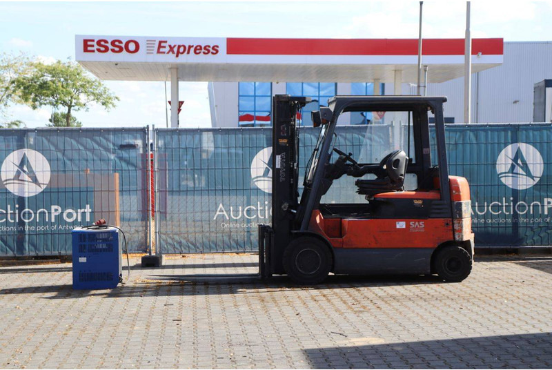 Toyota 7FBMF30 - Electric forklift: picture 1 Toyota 7FBMF30 - Electric forklift: picture 1
