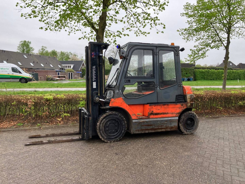 Toyota 7FBMF40 - Electric forklift: picture 1 Toyota 7FBMF40 - Electric forklift: picture 1