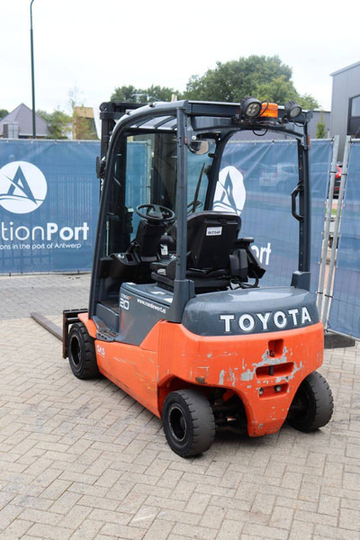 Toyota 8FBM20T - Electric forklift: picture 4 Toyota 8FBM20T - Electric forklift: picture 4