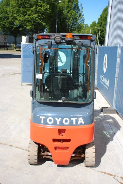Toyota 8FBMK20T - Electric forklift: picture 4 Toyota 8FBMK20T - Electric forklift: picture 4