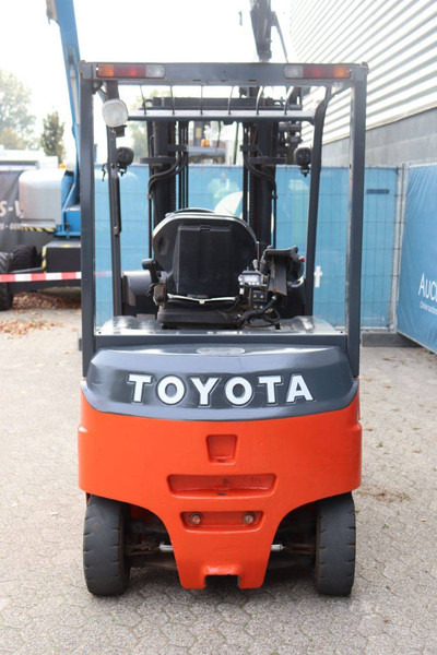 Toyota 8FBMT25 - Electric forklift: picture 5 Toyota 8FBMT25 - Electric forklift: picture 5